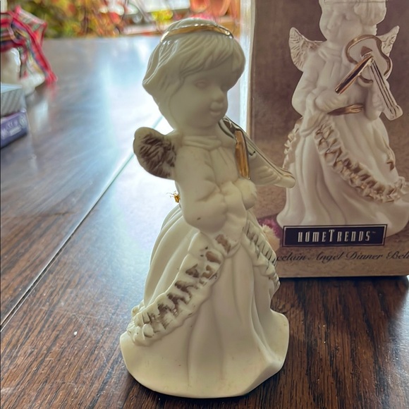 White Holiday Decor Angel Figurine Vintagee and New in the box playing Violin - Picture 4 of 6